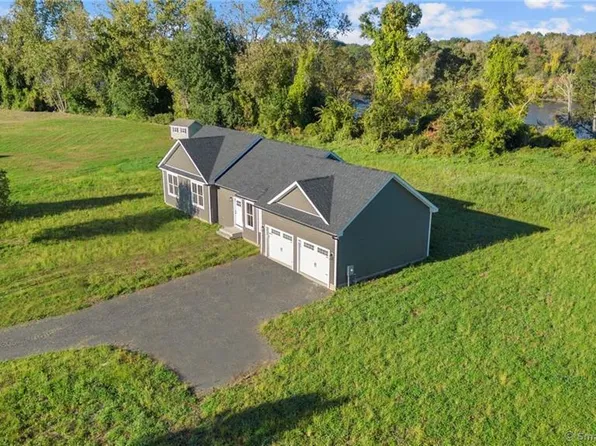 1 1st Settlers Row, Enfield, CT 06082