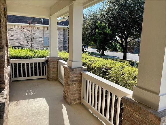 3rd image of 207 Blair Pl