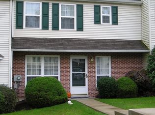 67 Village Dr, Schwenksville, PA 19473