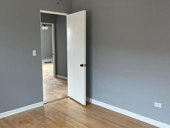 4th image of 2751 N Mont Clare Ave #2