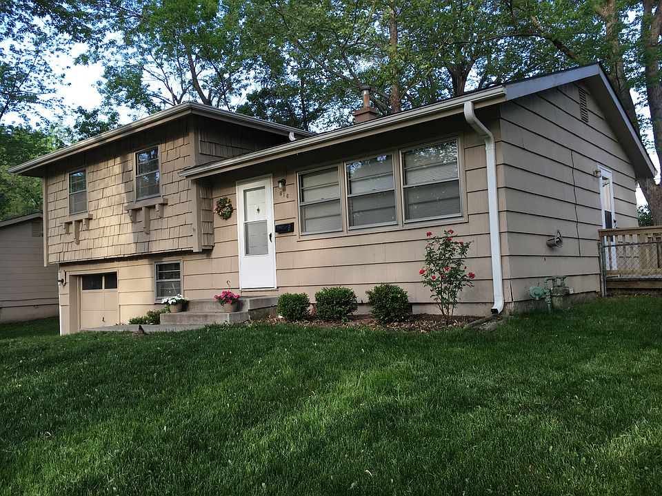 1st image of 616 NW Village Dr