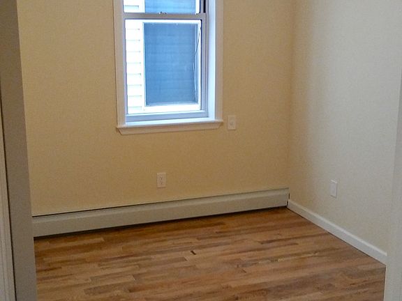 4th image of 1547 Commonwealth Ave #3