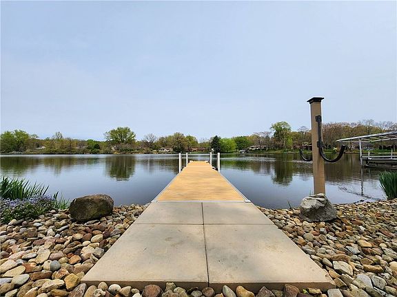 5th image of 658 Latonka Dr