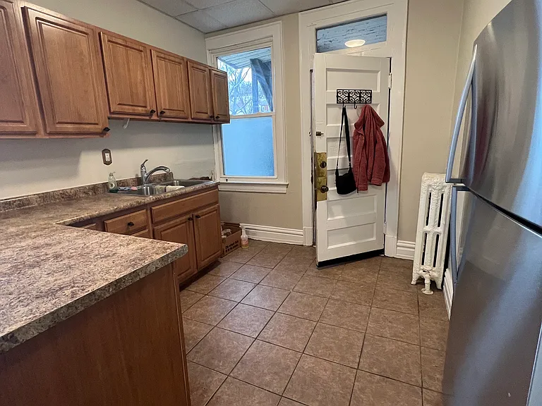 2702 Center St #1 — Photo 2