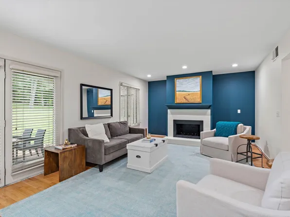 677 Harpeth Trace Dr, Nashville, TN 37221