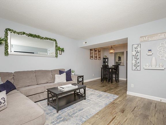 4th image of 8953 S Swan Cir