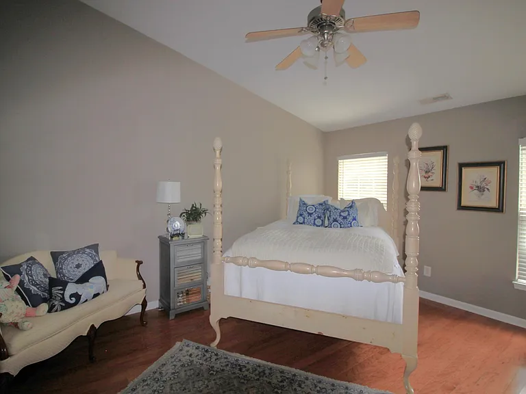 317 Kinellan Ln — Photo 20