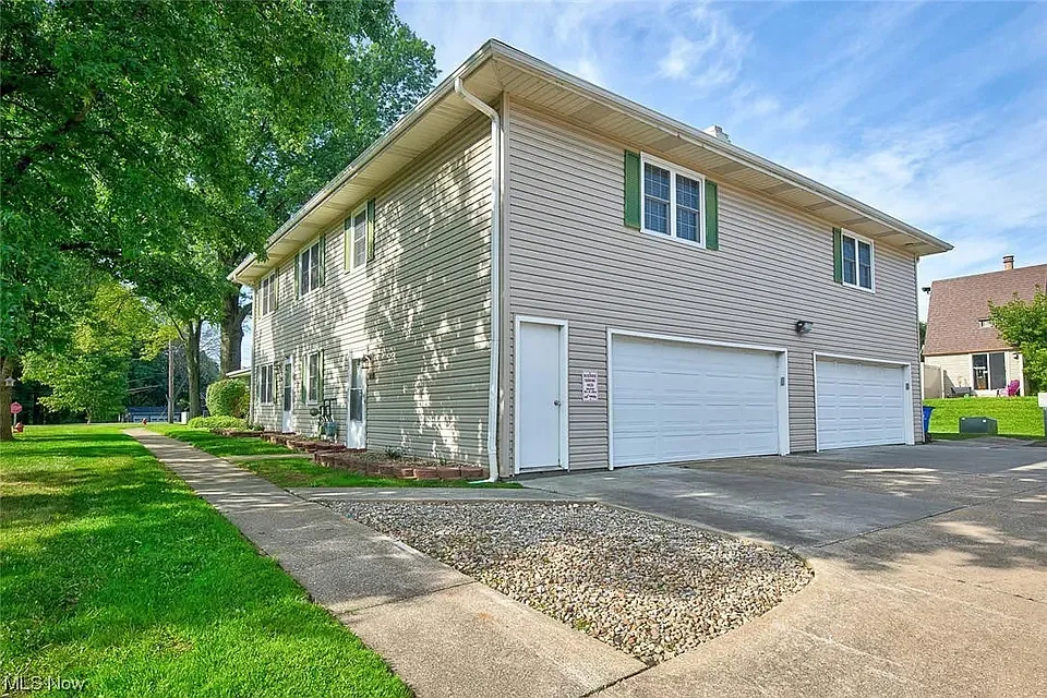 4437 Sandelwood Blvd photo 1