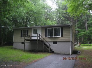 97 Tiffany Rd, Hawley, PA 18428