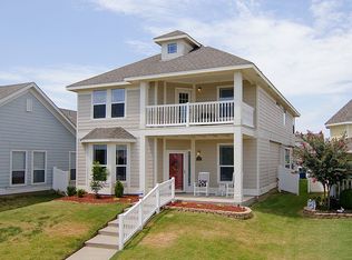 10325 Franklin Dr, Aubrey, TX 76227