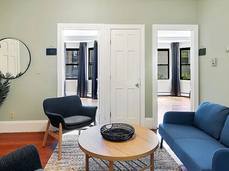 132 Chiswick Rd #A — Photo 4
