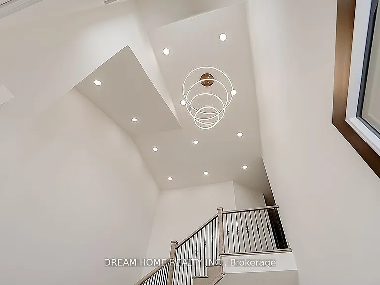 125 Prairie Rose Dr — Photo 2