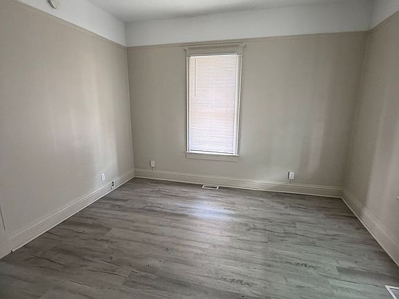 3rd image of 1628 E Converse Ave