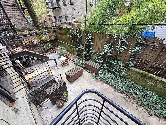 4th image of 146 W 10th St #1X
