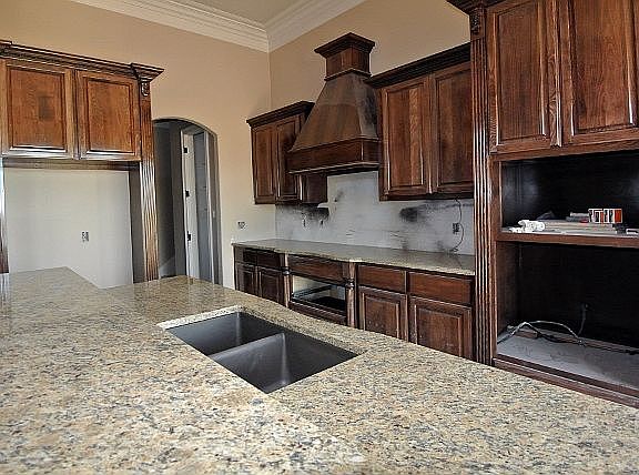 3rd image of 500 Aldwych Ct