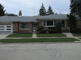 7155 W Lee St, Niles, IL 60714