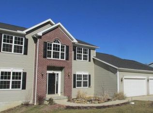 341 Deer Trail Dr SE, Thornville, OH 43076