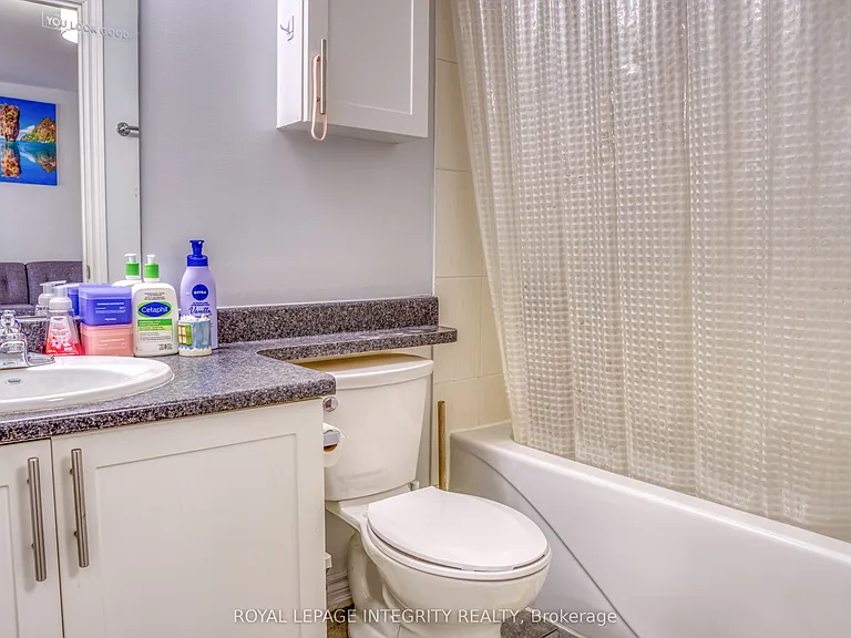 234 Rideau St #707 — Photo 15