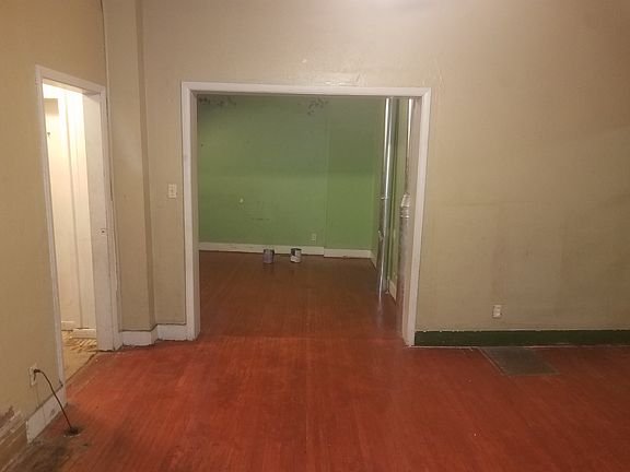 5th image of 502 N Market St