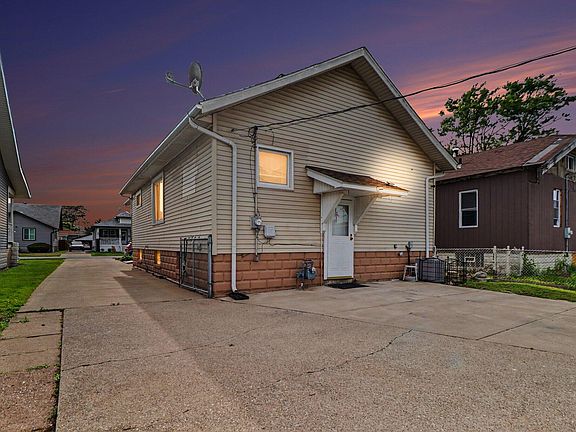 4th image of 1303 Stanton Ave