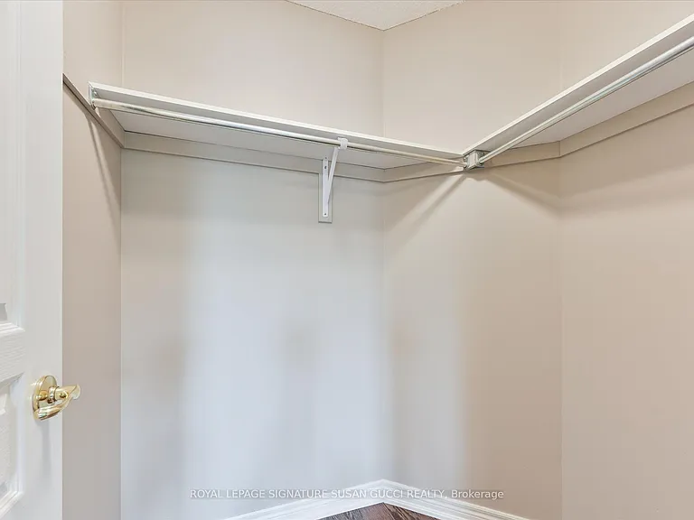 51 Landsdown Cres — Photo 19