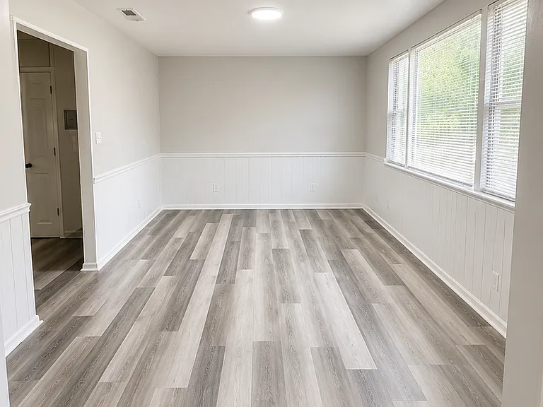 1915 Green Valley Dr — Photo 4