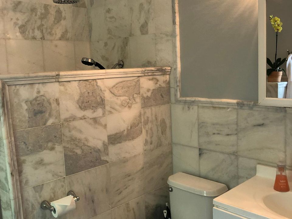 2nd image of 806 S N St