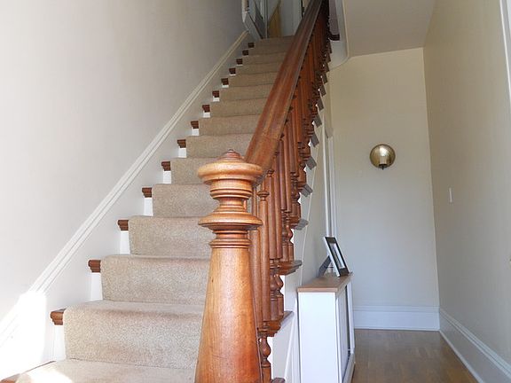 4th image of 18 E Wood St