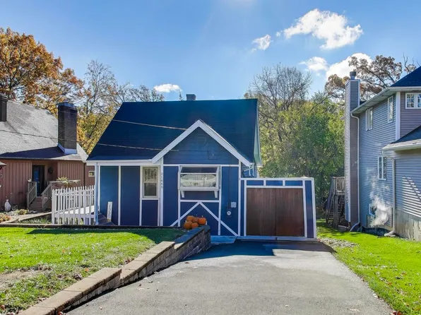 21465 W Crescent Dr, Mundelein, IL 60060