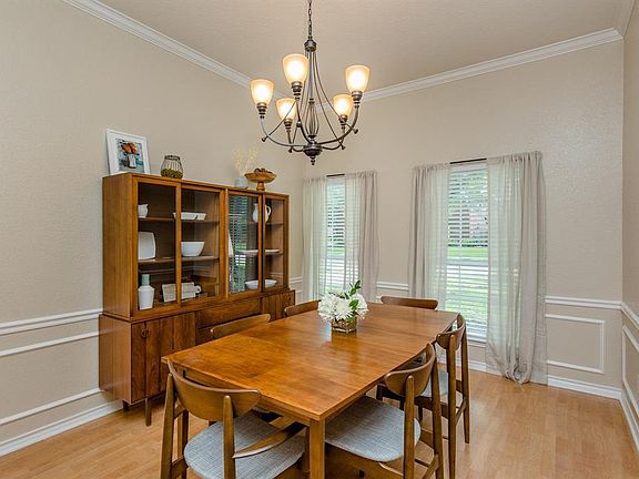 5th image of 7127 Trailbrook Dr