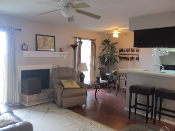 18511 Egret Bay Blvd APT 304, Houston, TX 77058