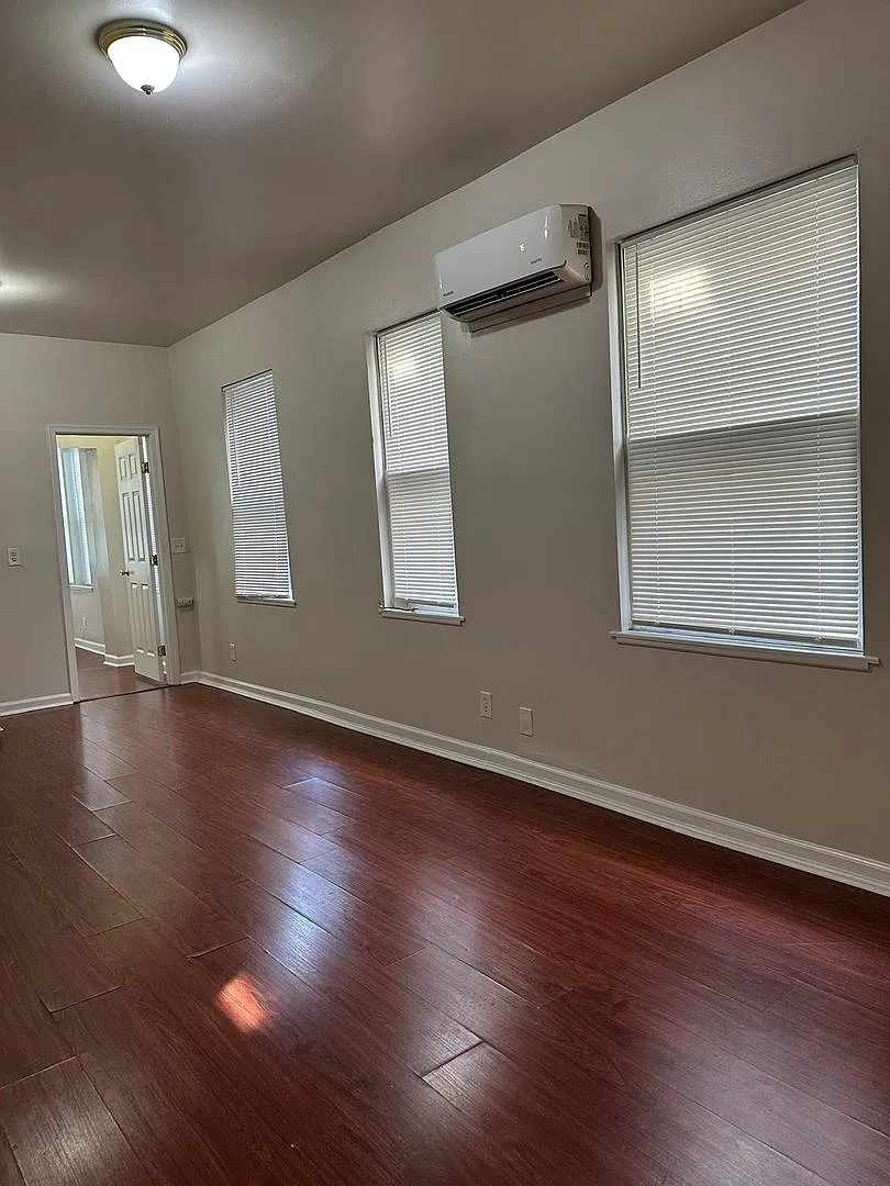 117 West Saratoga Street — Photo 2