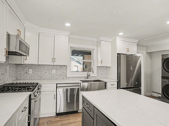 5th image of 6044 Washington St