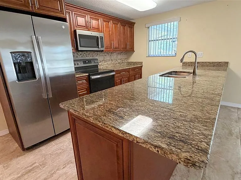 7621 Rosewood Dr — Photo 9