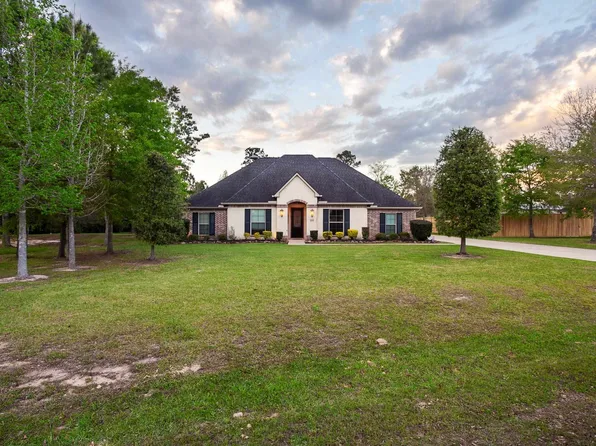 2607 Red Pine Cir, Kountze, TX 77625