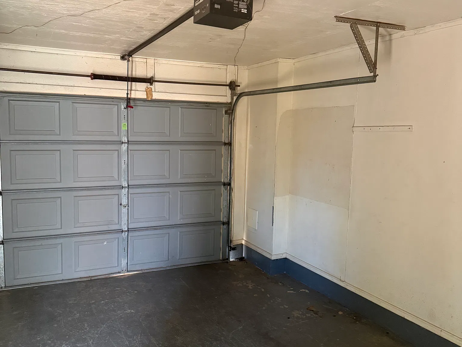 3 bed, 1.5 bath, 1066 sqft, $1,100 — Photo 2