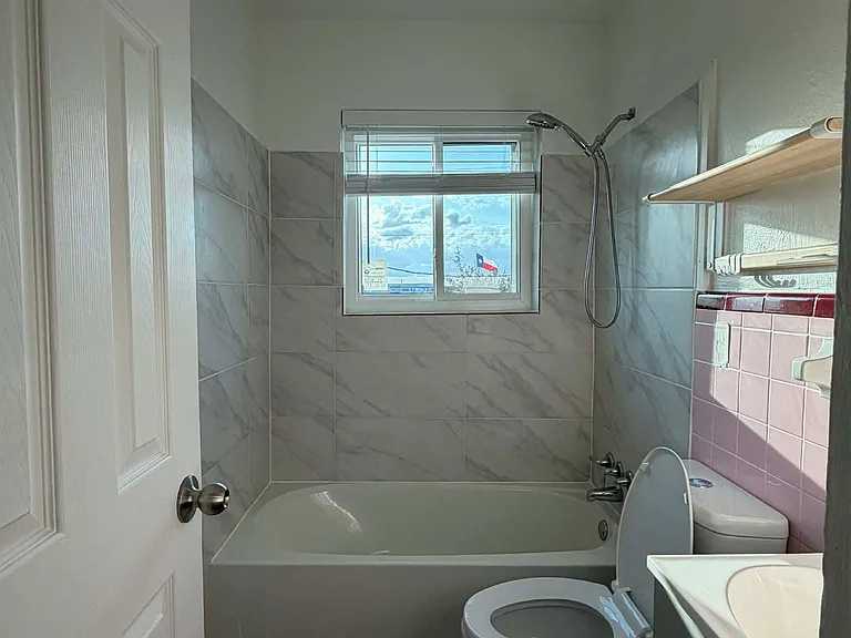 321 La Salle Dr — Photo 5