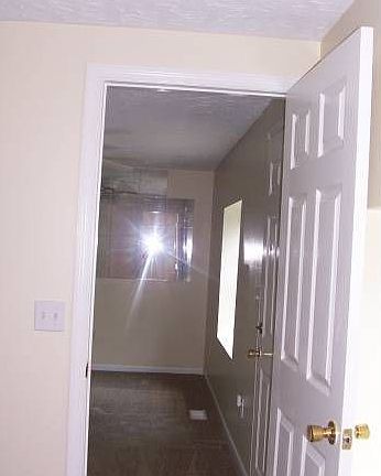 Hall to Liv Rm