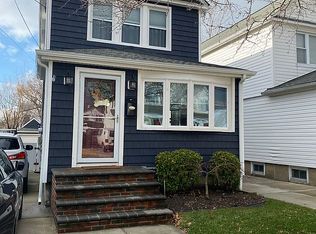 40 Lewis Ave, New Hyde Park, NY 11040