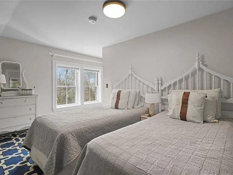 43 Old Beach Rd — Photo 34