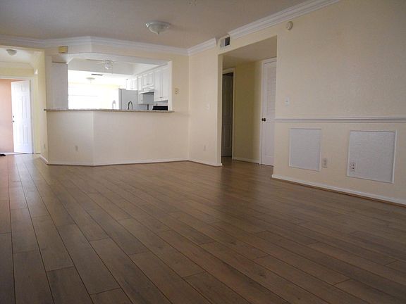 4th image of 26723 Little John Ct APT 18