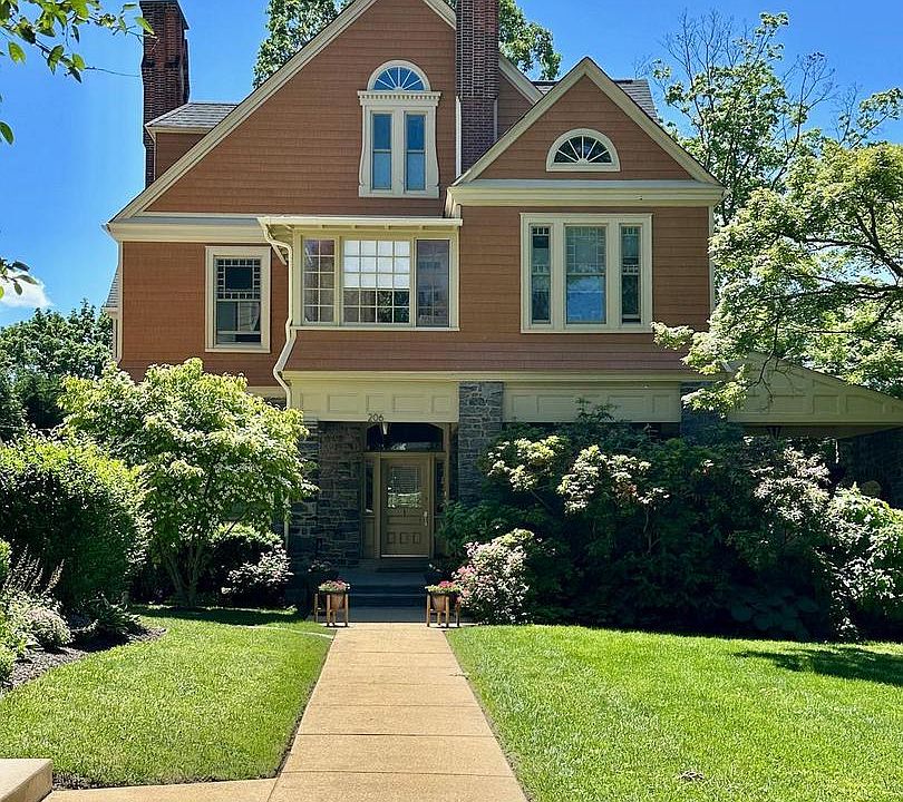 1st image of 206 Price Ave #2