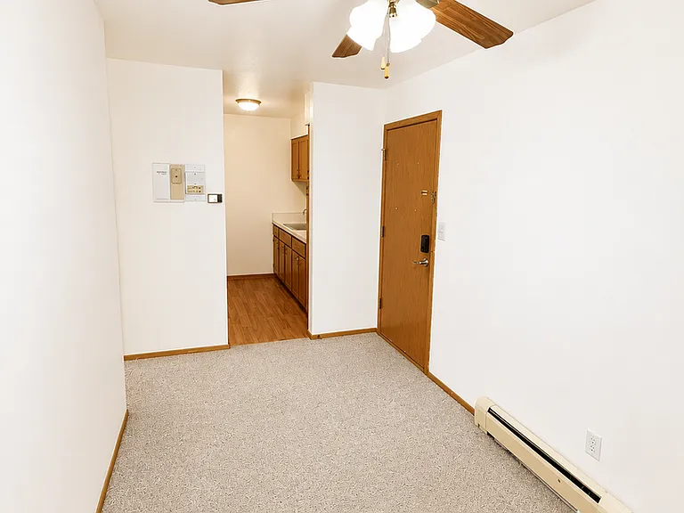 604 N Black River St — Photo 8