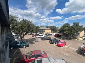Town Oaks Apartments