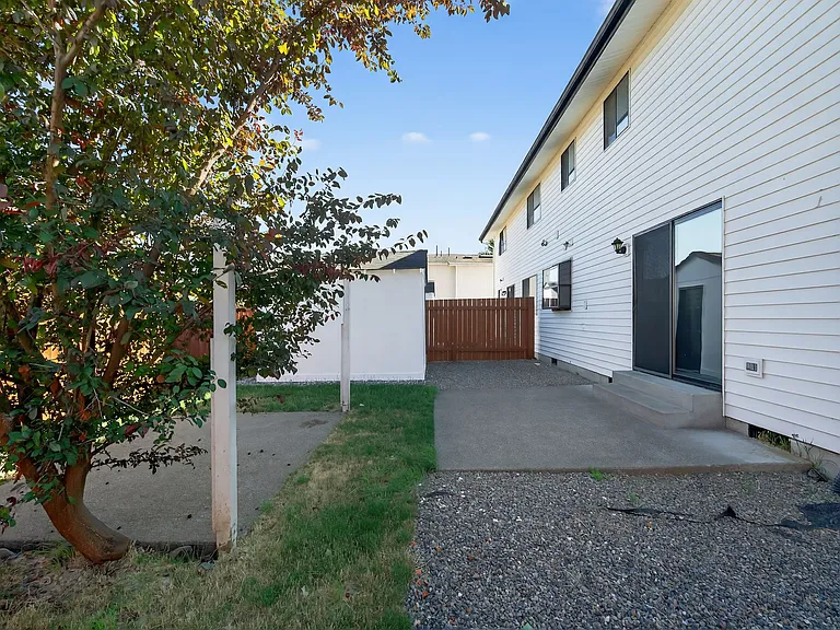 912 Algona Blvd N #A — Photo 26