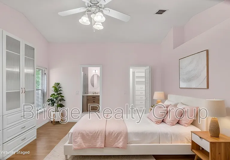 10315 Winding Creek Ln — Photo 17