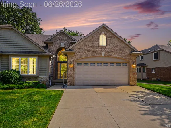 30268 Berghway Trl, Warren, MI 48092