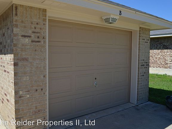 2nd image of 2304 Wildewood Dr Unit A