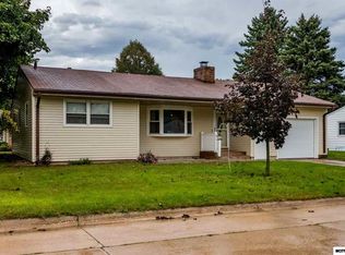 434 23rd St SW, Mason City, IA 50401