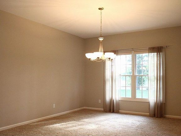 5th image of 422 S Deer Lake Dr E